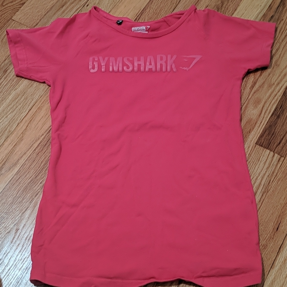 • Pink Gymshark T-shirt •